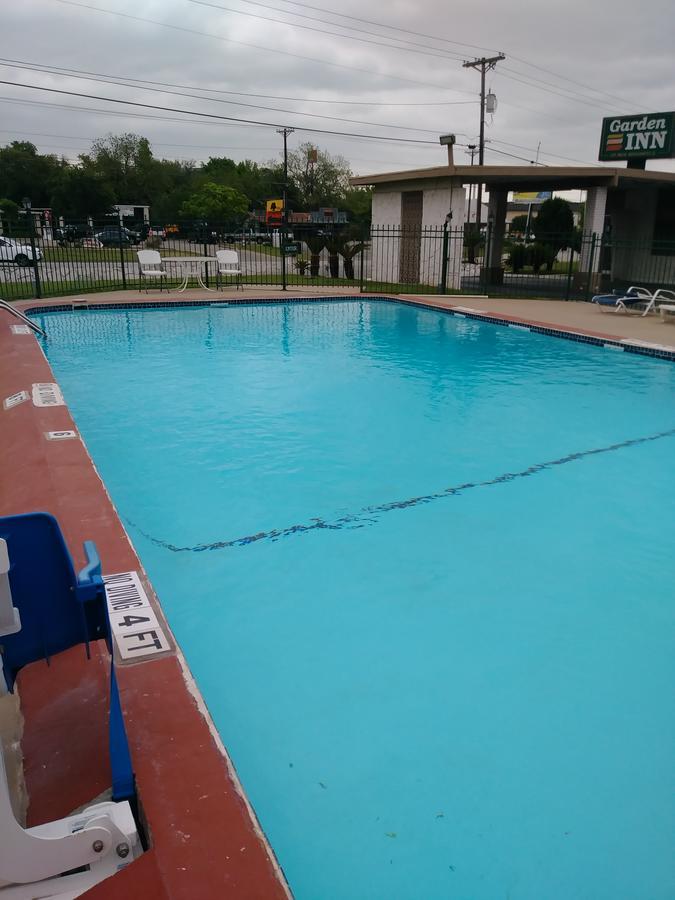 Garden Inn & Suites ניו בראונפלס מראה חיצוני תמונה